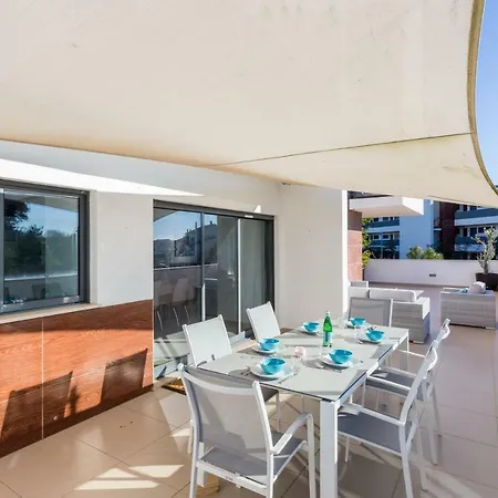 Апартаменты Spacious Balcony Family Лагуш